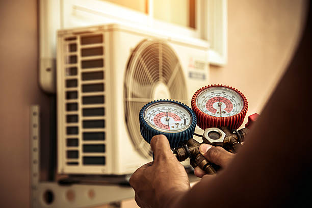 Professional Emergency Hvac technician working in Dale, IN